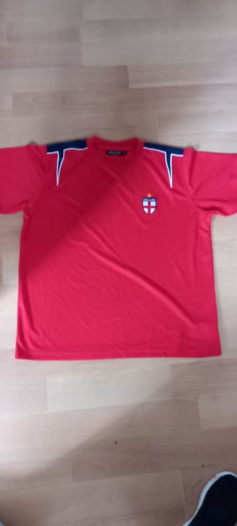 Mark Earl England Football T-Shirt – Red, Good Condition