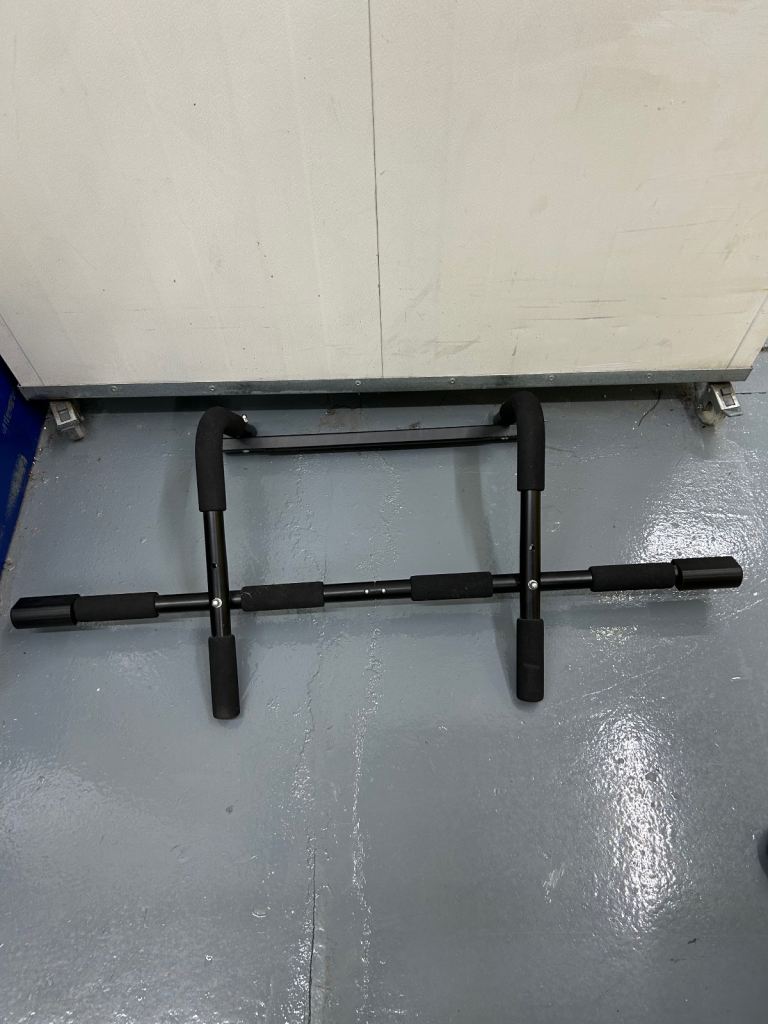 Opti door pull up bar , 