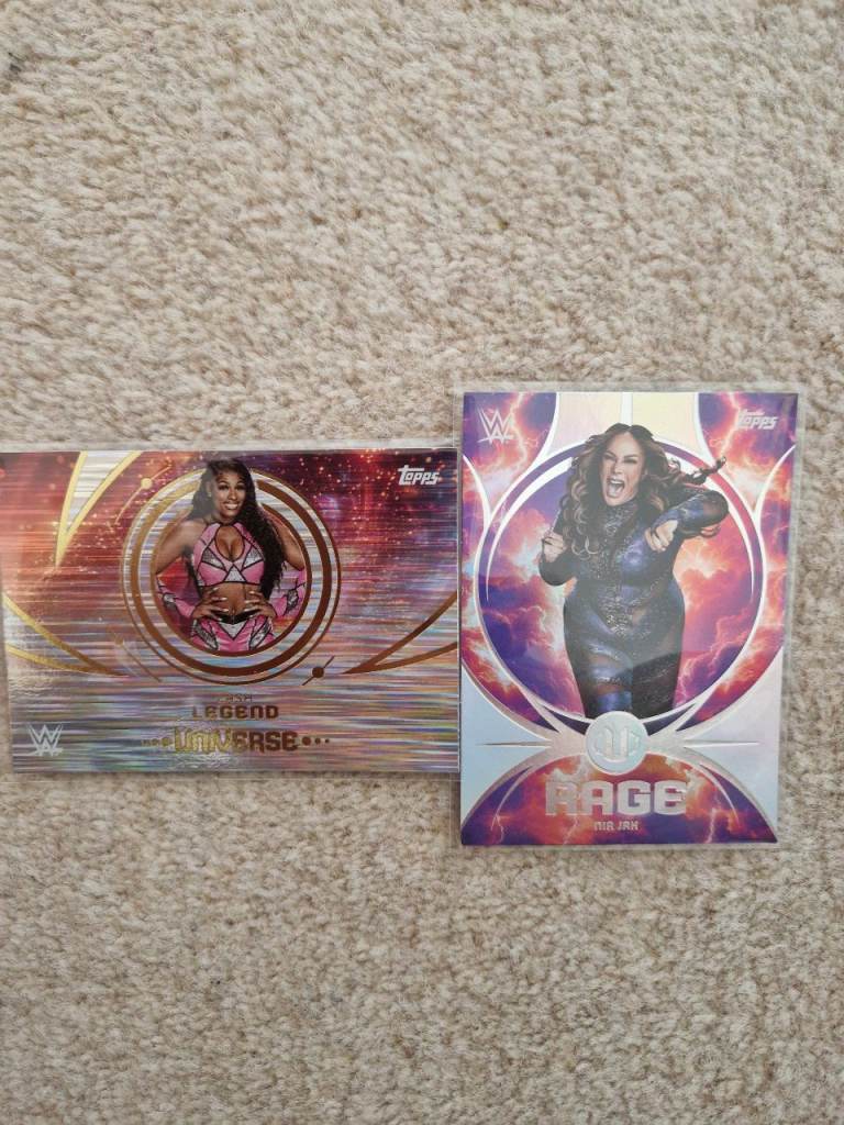 Topps WWE Wrestling Trading Cards - Lash Legend & Nia Jax