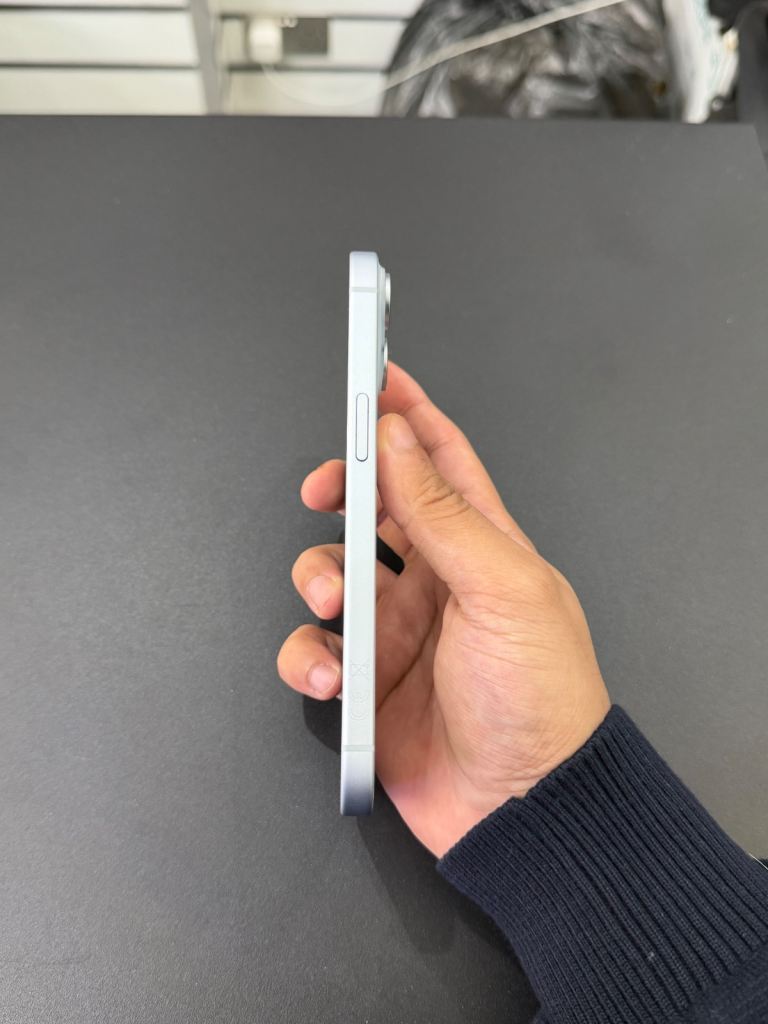 Apple iPhone 15 128GB Blue (Unlocked) in Immaculate Condition 86% BH