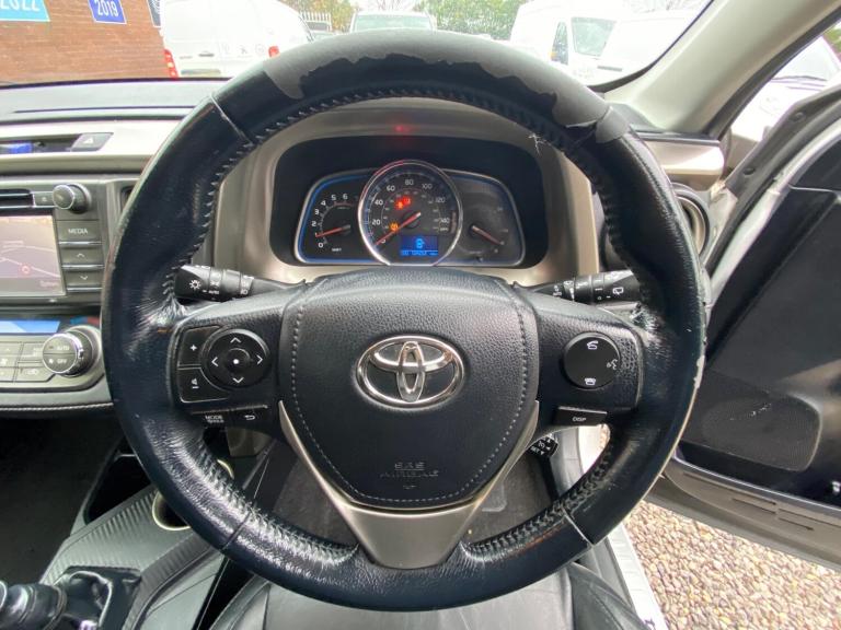 2013 Toyota RAV4 2.2 D-4D Invincible 4WD Euro 5 5dr ESTATE Diesel Manual