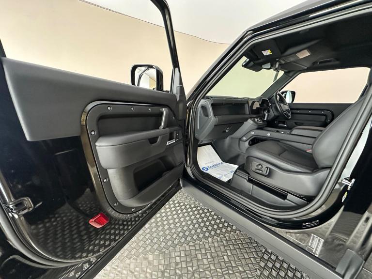 2025 Land Rover Defender 90 3.0 D350 MHEV X-Dynamic HSE Hard Top SUV Auto 4WD SWB Euro 6 (s/s) 3d...