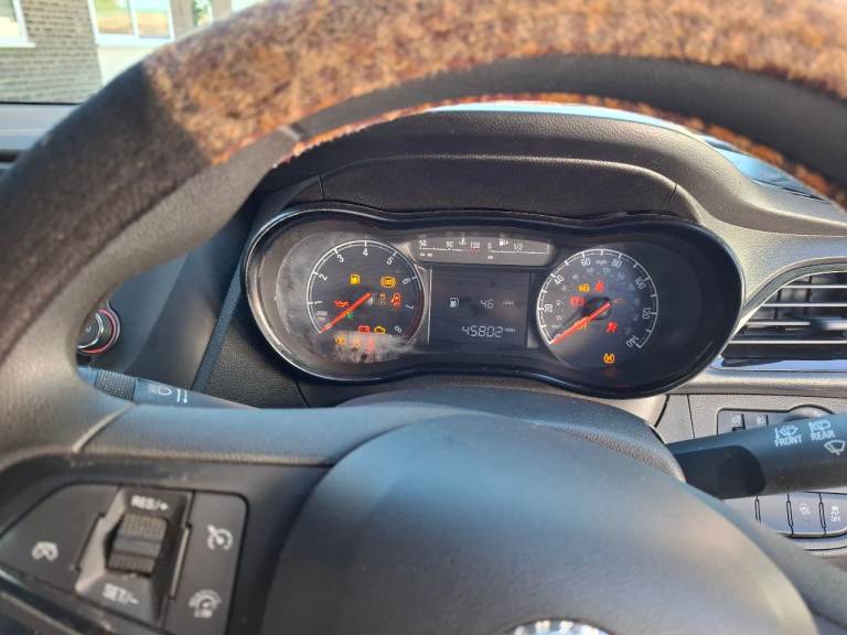 Vauxhall, VIVA, Hatchback, 2016, Manual, 999 (cc), 5 doors