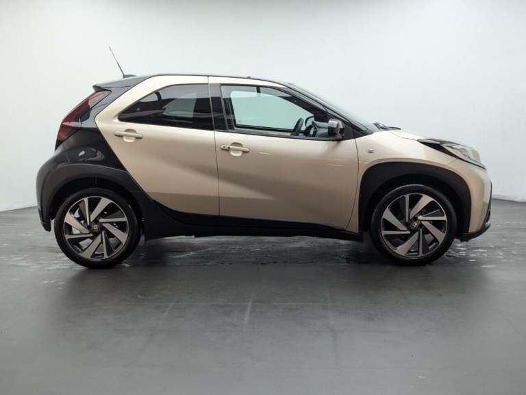 2022 Toyota Aygo X 1.0 VVT-i Exclusive Hatchback 5dr Petrol x-shift Euro 6 (s/s) (72 ps) NAVIG HA...