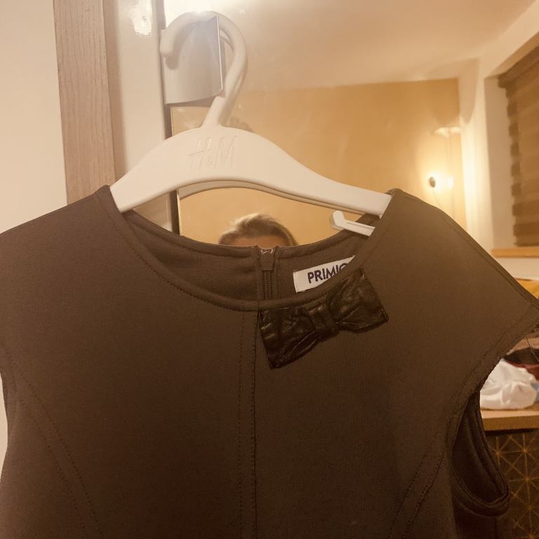 Girls school uniform 5/6 years