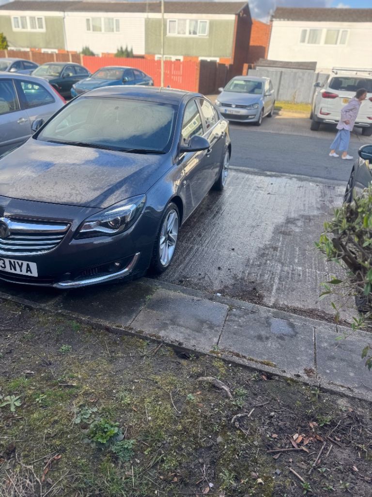 VAUXHALL INSIGNIA 2013, GREY COLOUR. 1.8L AND GOOD ENGINE AND GEARBOX
