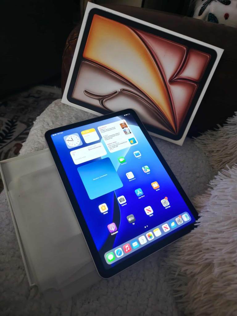 Apple air 11" M2 1TB starlight wifi 2024