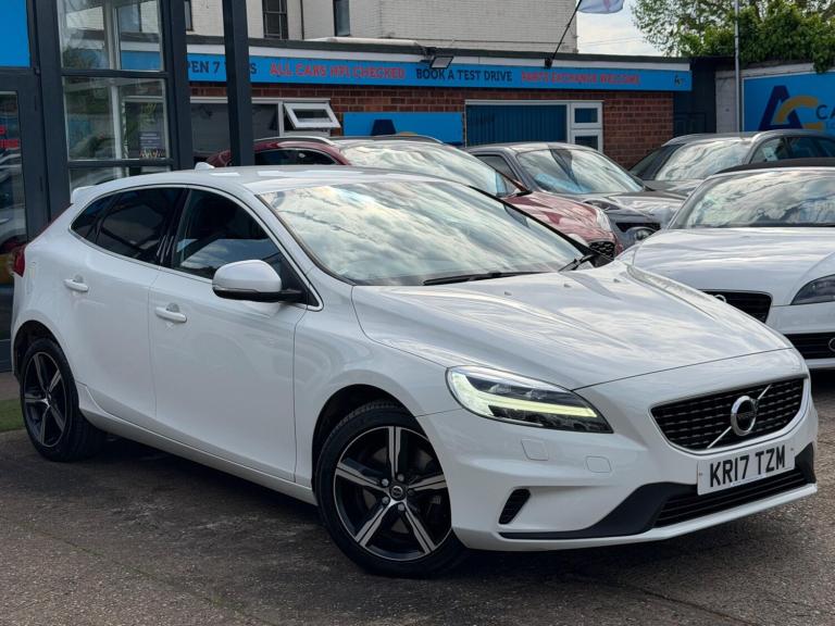 2017 Volvo V40 2.0 D3 R-Design Nav Plus Hatchback 5dr Diesel Manual Euro 6 (s/s) (150 ps) HATCHBA...