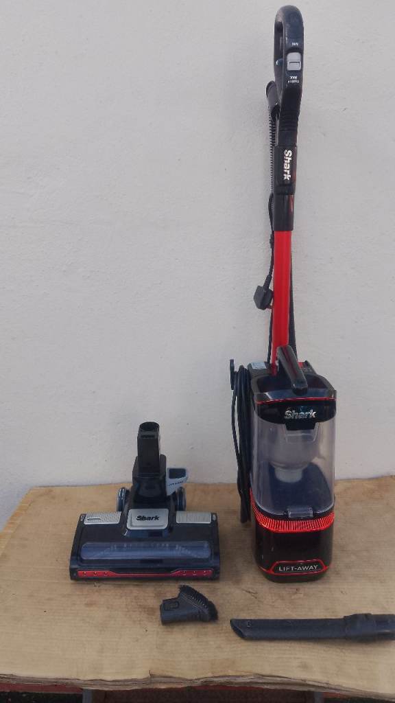 🛑 FREE DELIVERY 'SHARK' LIFTAWAY TECHNOLOGY UPRIGHT VACUUM CLEANER 