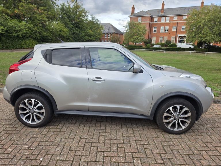 Automatic Nissan juke 1.6 petrol. mot till February 2027. Ulze free. FULL service history