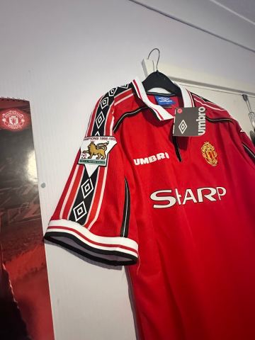 New Umbro Manchester United Football Shirt Giggs 11 – 2XL, £40.00