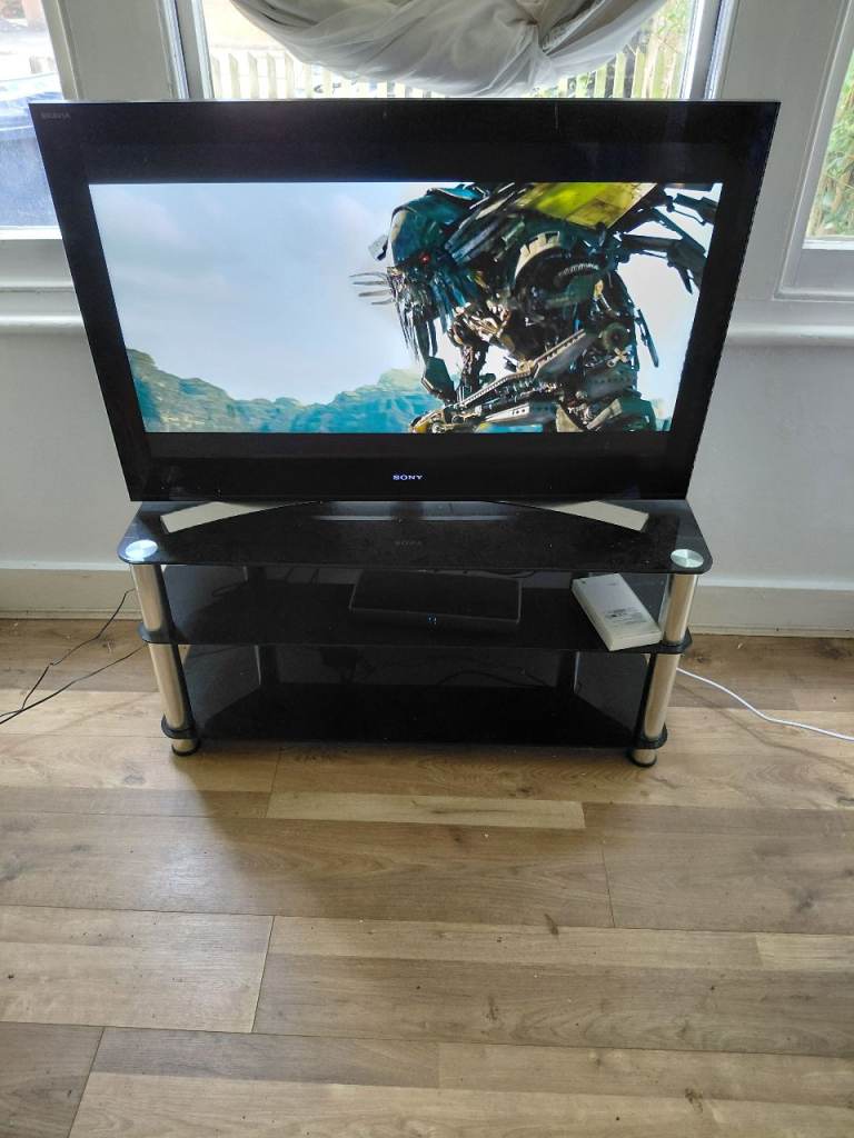 Sony BRAVIA KDL-40NX703 LCD Digital Colour TV – Good Condition