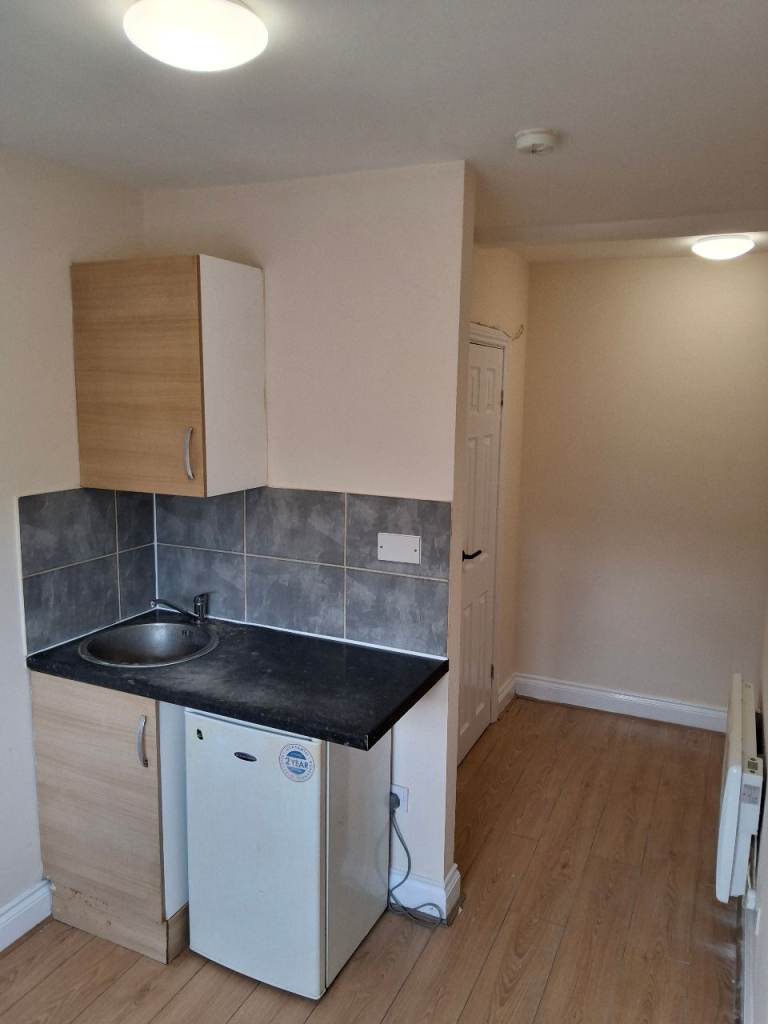 En-suite studio in Bexley to let, DSS accepted