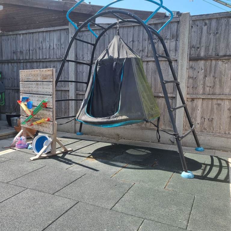 Outdoor pod