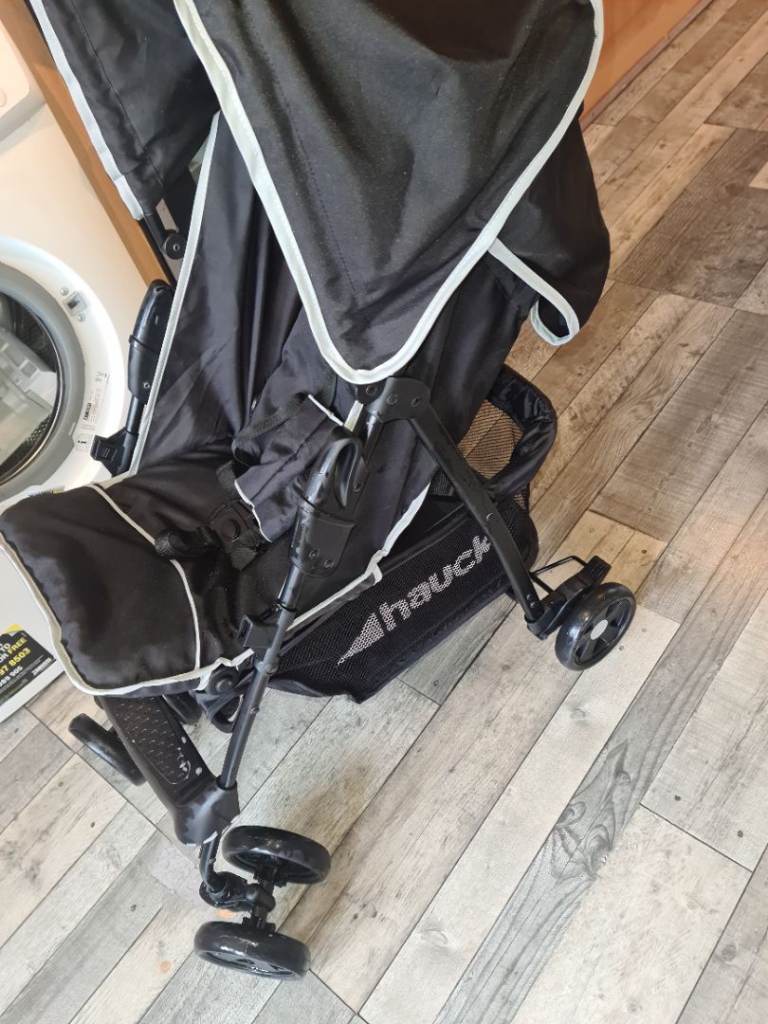 Hauck Sport uber lightweight fold flat Pushchair with multi position seat