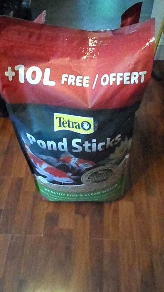 NEW Unopened 50L Bag Tetra Pond Sticks