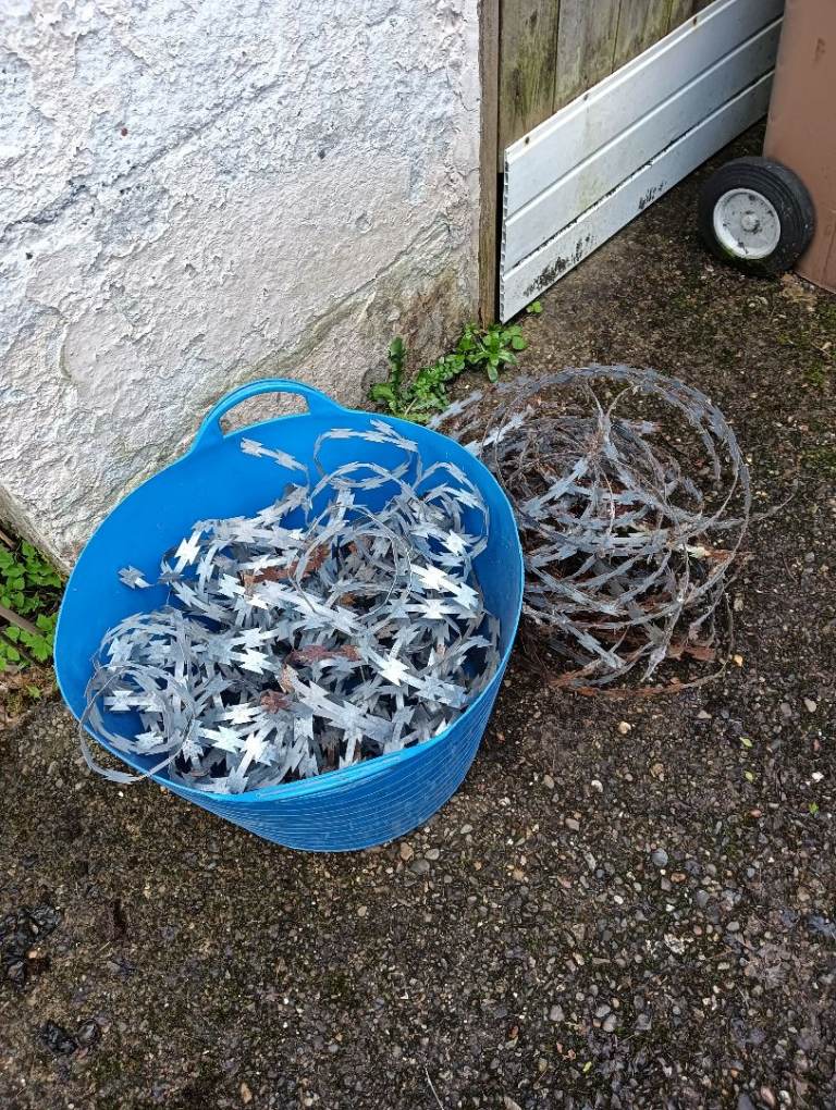 Old razor wire pieces