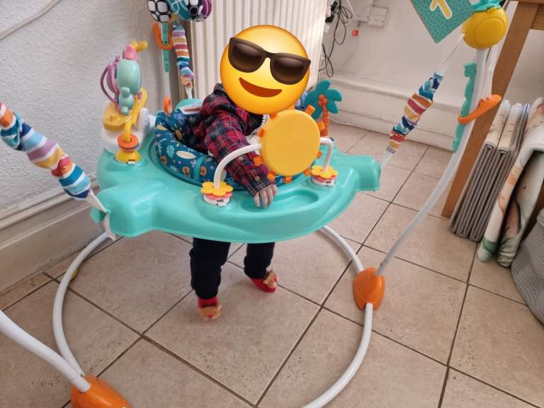 Baby jumping bouncer