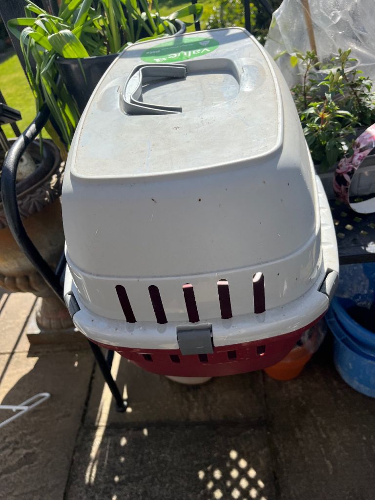 pet carrier