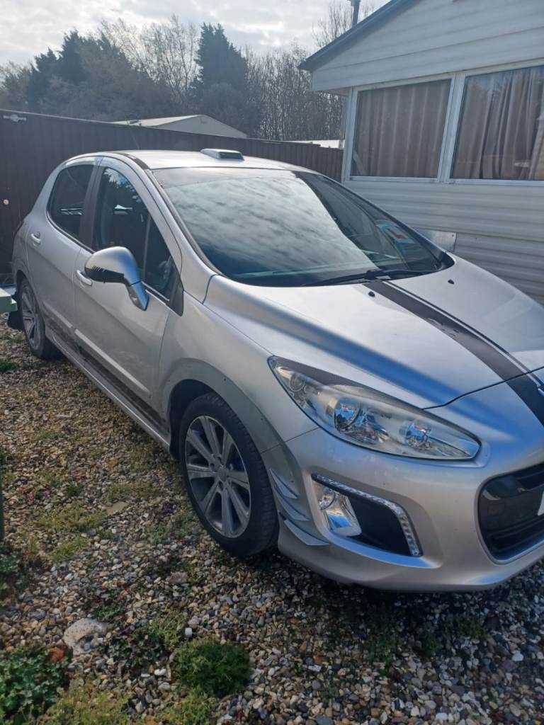 Pergeot 308 2013 runs well satnav