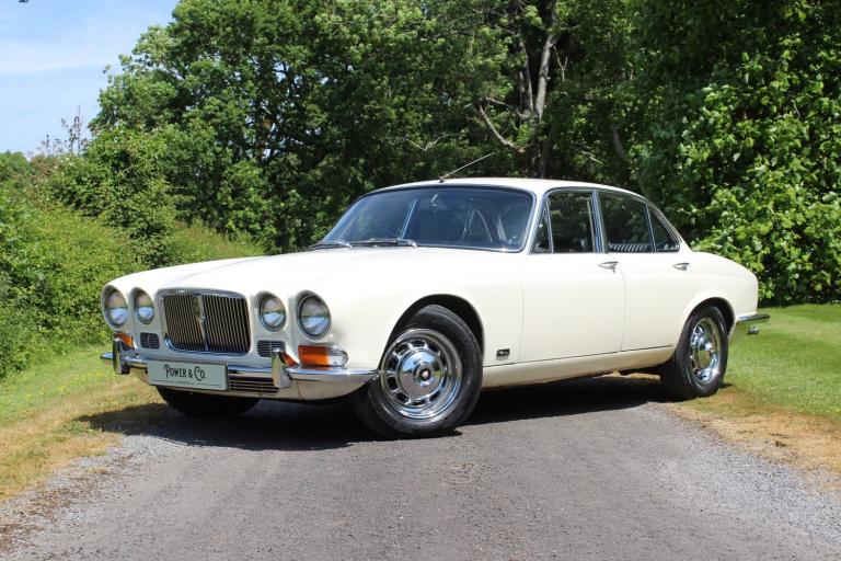 1973 Jaguar 5.3 XJ12 AUTO  PETROL Manual