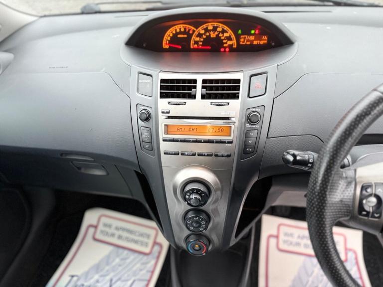 2010 Toyota Yaris 1.33 Dual VVT-i TR Euro 4 (s/s) 5dr HATCHBACK Petrol Manual