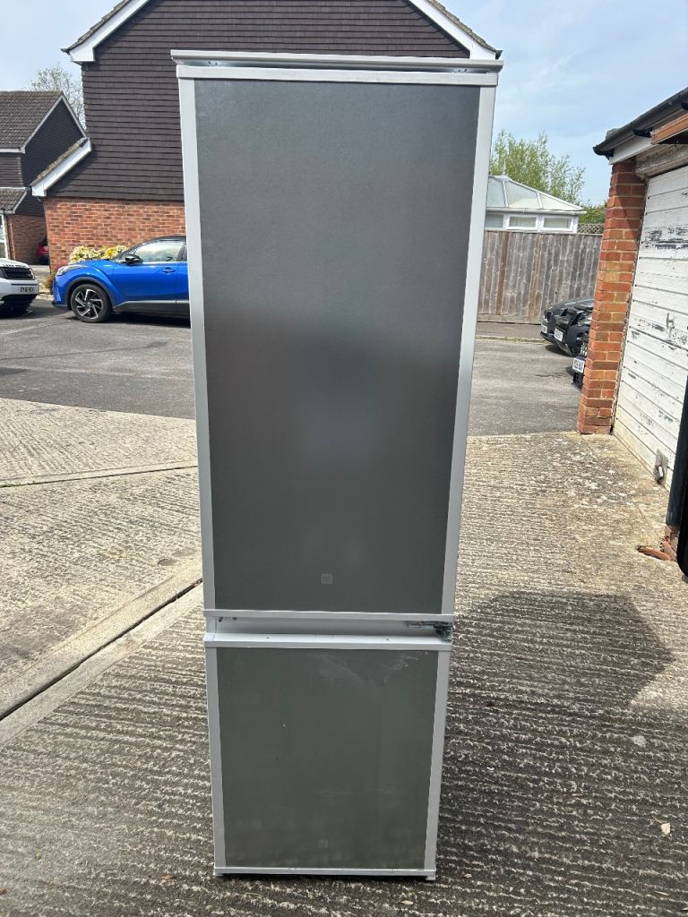 AEG Integrated Fridge Freezer (full working order)