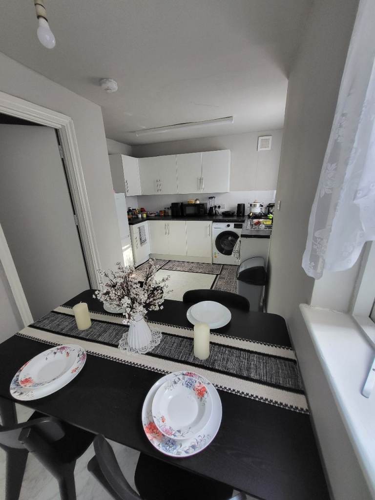 2 bed flat for 2 bed flat