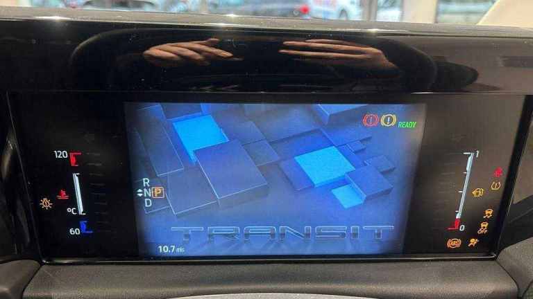  Ford Transit Custom 2.5 PHEV 232ps H1 Van Limited Auto Van Plug-In Hy Automatic