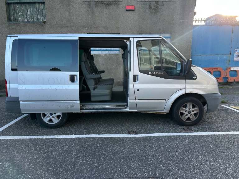 2011 Ford Transit Low Roof 8 Seater Limited TDCi 140ps MPV Diesel Manual