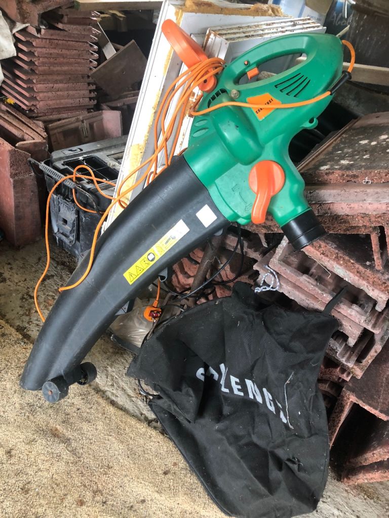 Garden leaf blower