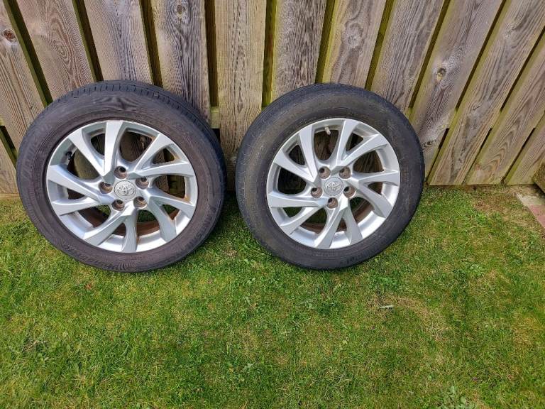 Toyota auris 16inch alloys x2