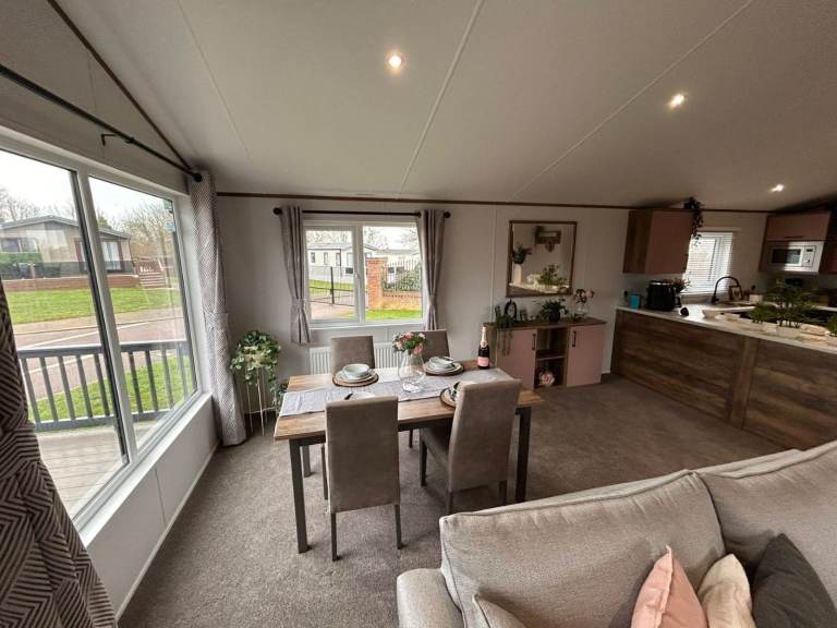 Luxury Lodge For Sale West Mersea - 40ft x 20ft 