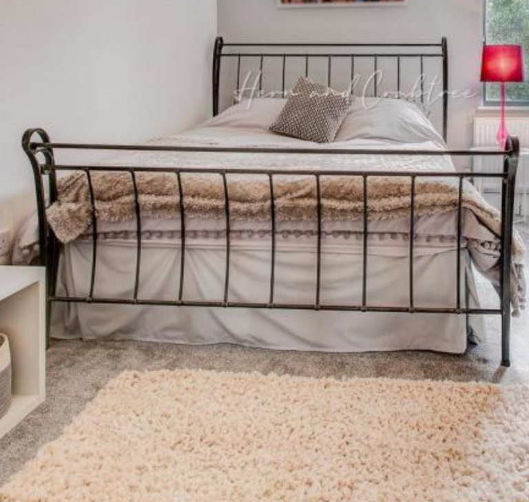 Metal bed frame 