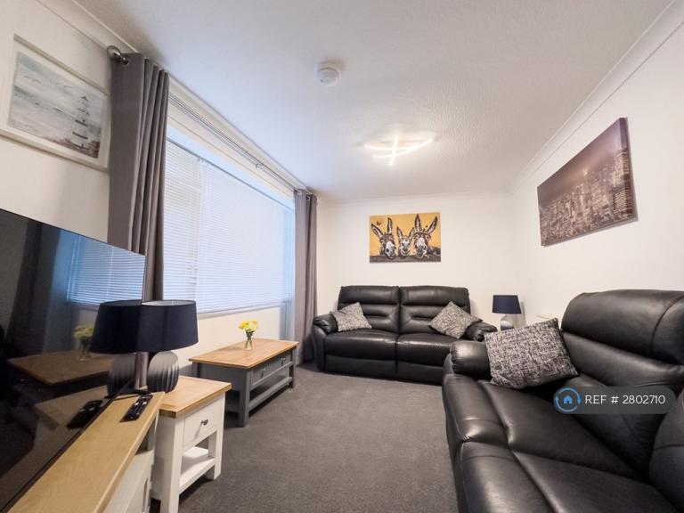 5 bedroom house in Thurso Walk, Corby, NN17 (5 bed) (#2802710)