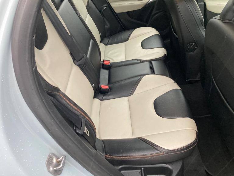 2015 Volvo V40 D2 [120] Cross Country Lux 5dr Geartronic HATCHBACK DIESEL Automatic