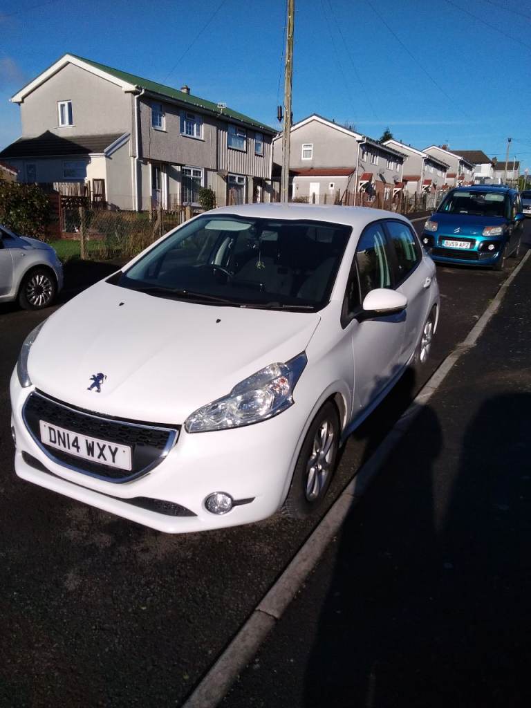 Peugeot, 208, Hatchback, 2014, Manual, 1398 (cc), 5 doors