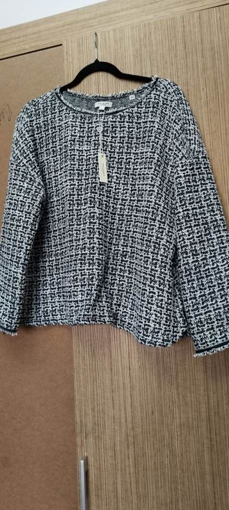 Women Max Studio top