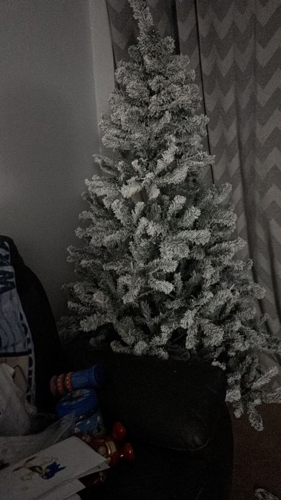 8ft flicked emperor Christmas tree