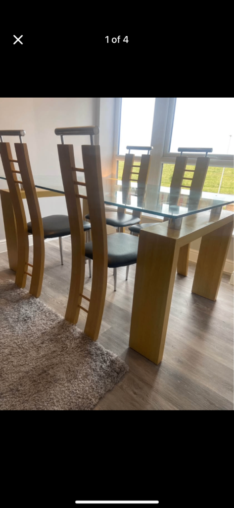 Table and chairs x 6