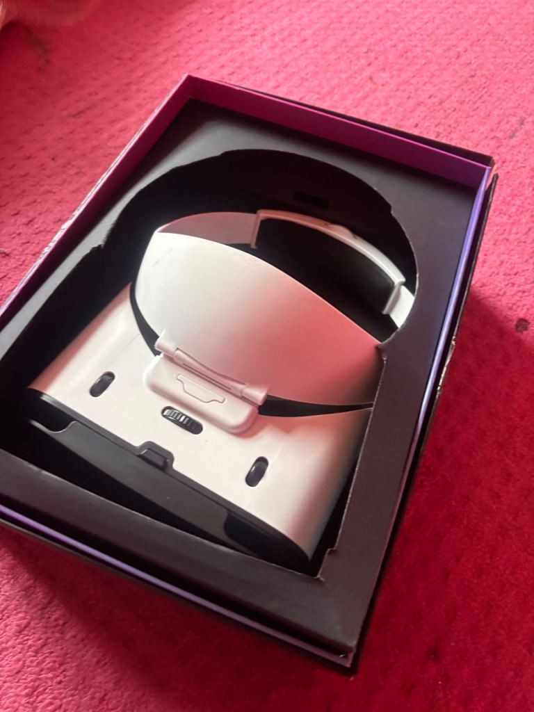 Virtual reality headset for mobiles