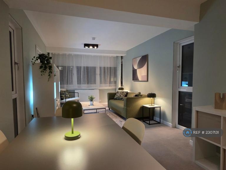 1 bedroom flat in Dudley Court, Glasgow, G41 (1 bed) (#2307131)