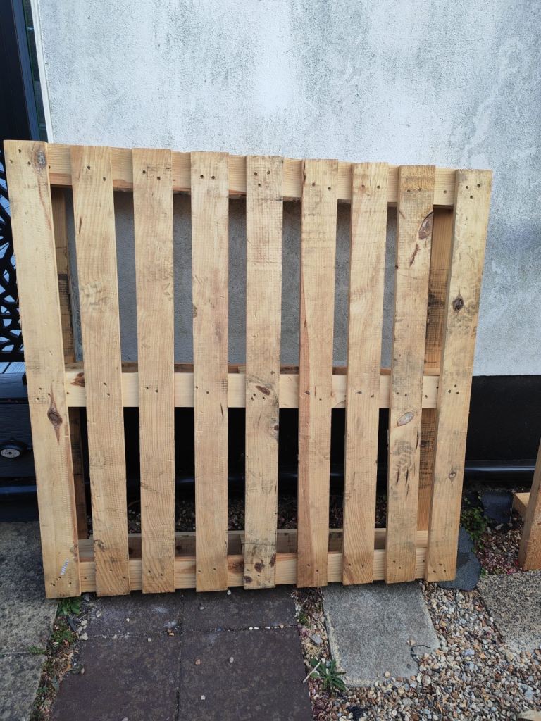 Wooden Pallet free to pick up from Orpington 