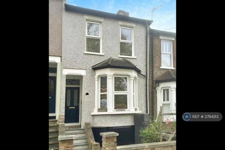 4 bedroom house in Upper Holly Hill Road, Belvedere, DA17 (4 bed) (#2784213)