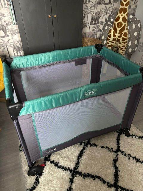 Cuggl Baby Travel Cot with Carry Bag – Good Condition