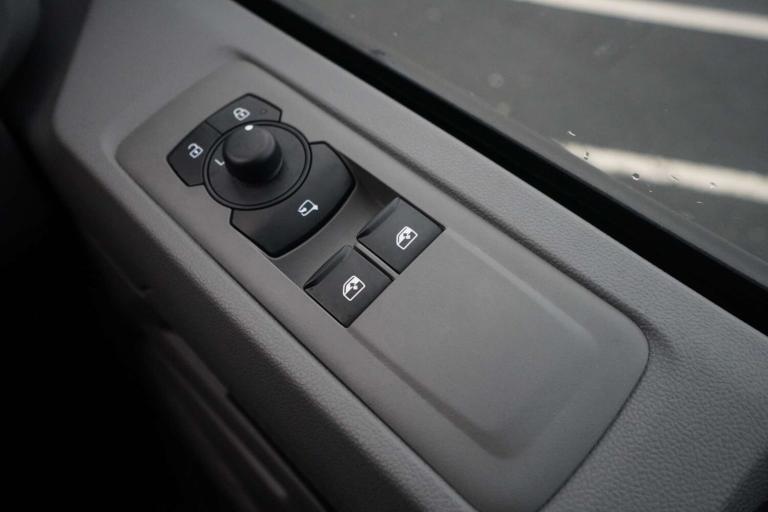 2025 Volkswagen Transporter 2.0 Transporter T28 Commerce Pro TDI + Delivery Miles + VW 5 Plus Pan...