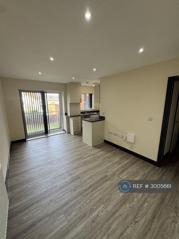 1 bedroom flat in Burgess Road, Leicester, LE2 (1 bed) (#3005661)