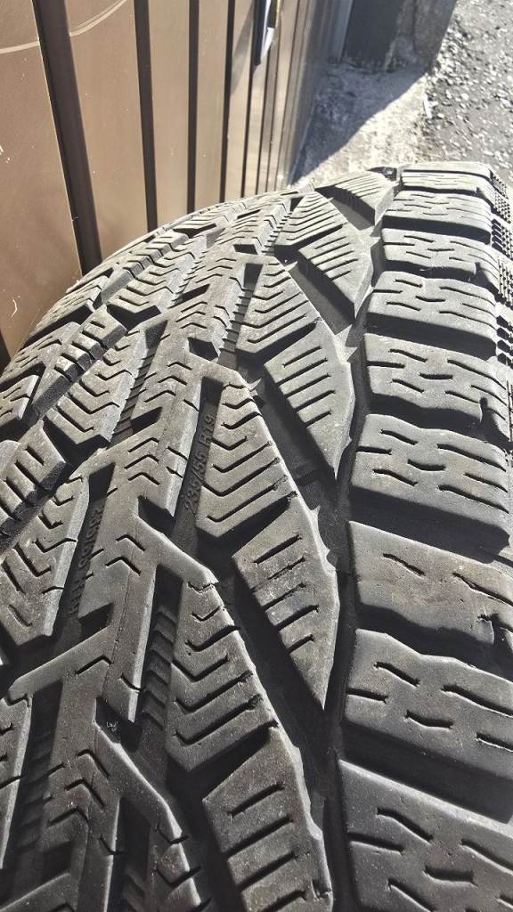 Winter tyres 19"