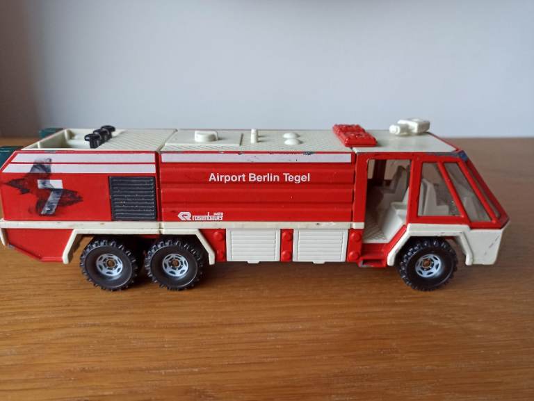 Siku Rosenbaur Airport Fire Engine Diecast Model
