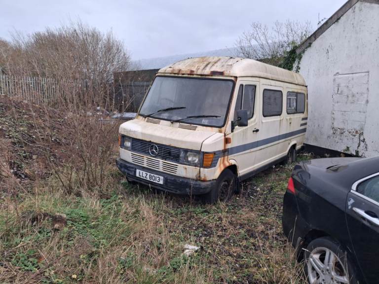 Mercedes-Benz, 1988, 2399 (cc)